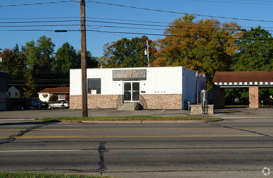 6020 S Cedar St, Lansing, MI for sale - Building Photo - Image 2 of 7