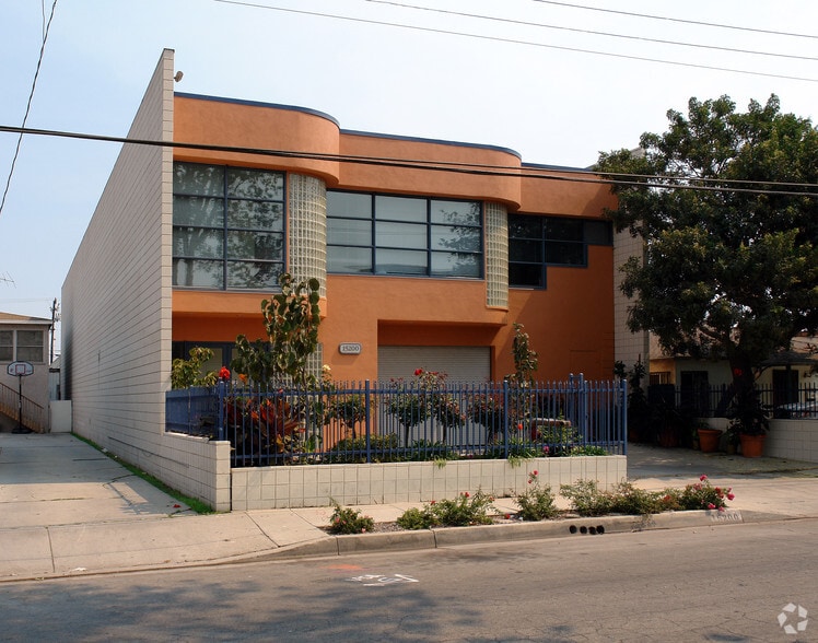 15200 Mansel Ave, Lawndale, CA for lease - Primary Photo - Image 2 of 14