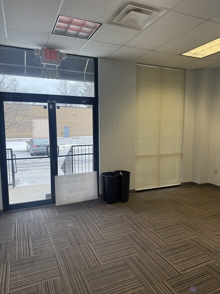5650 Bardstown Rd, Louisville, KY for lease - Building Photo - Image 3 of 11