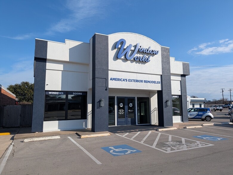 921 Lake Air Dr, Waco, TX à louer - Photo du bâtiment - Image 2 de 8