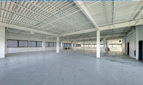 24 Meadowlands Pky, Secaucus, NJ à vendre Photo intérieure- Image 1 de 1