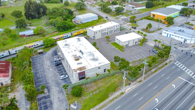 Plus de détails pour 2500 S Harbor City Blvd, Melbourne, FL - Industriel à louer