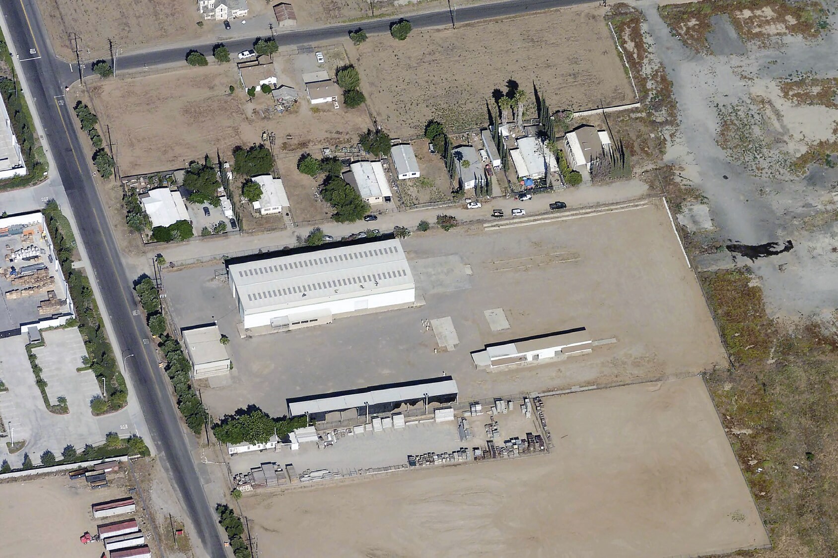 23447 Cajalco Rd, Perris, CA à vendre Photo du bâtiment- Image 1 de 9