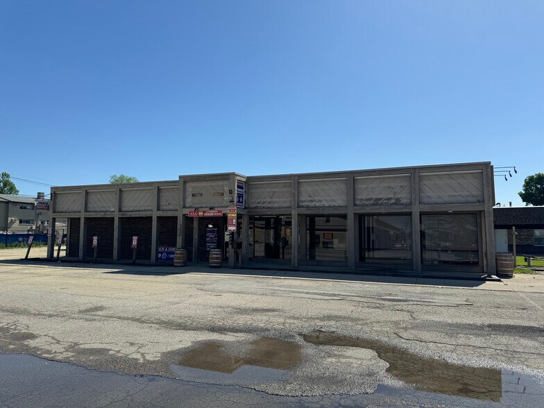 2206 W Springfield Ave, Champaign, IL for lease - Primary Photo - Image 1 of 3