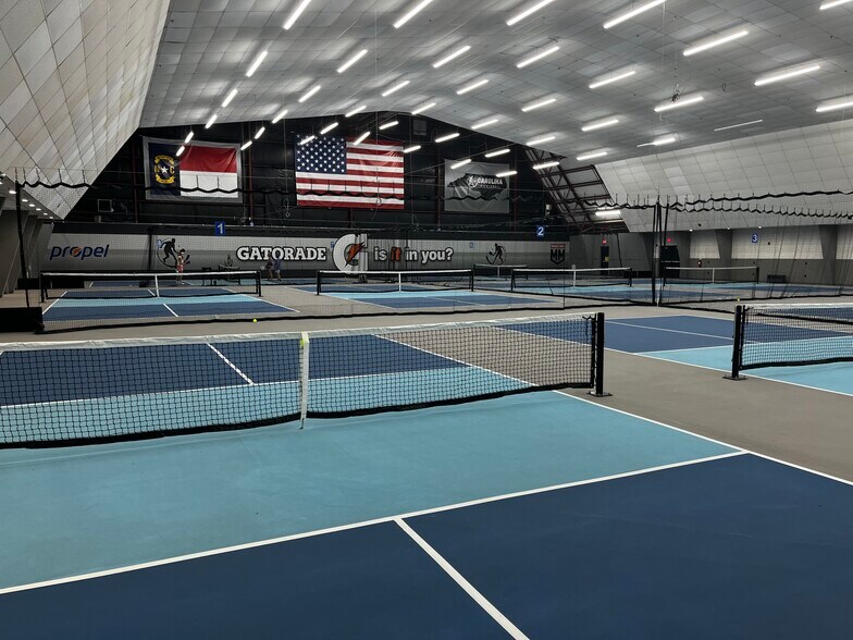 2010 Clement Blvd NW, Hickory, NC à vendre - Photo du bâtiment - Image 2 de 5