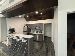 1700 SW Commerce Dr, Bentonville, AR for lease Interior Photo- Image 2 of 5