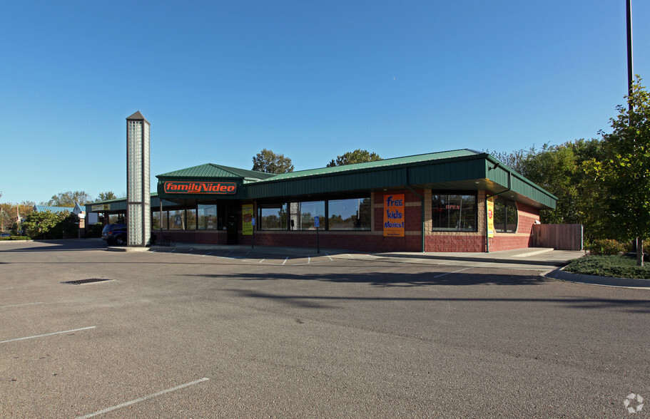 6749 SW 29th St, Topeka, KS for lease - Primary Photo - Image 1 of 3