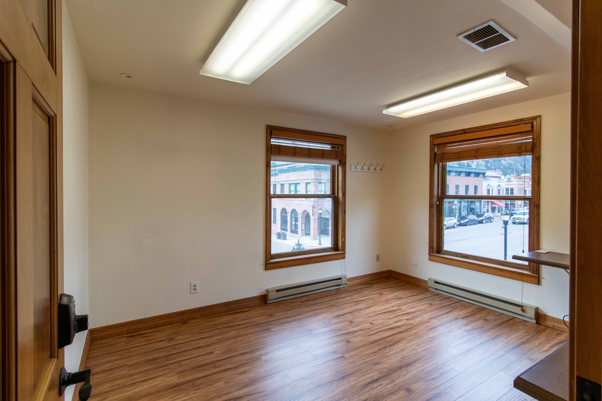 135-137 Colorado Ave, Telluride, CO for lease Interior Photo- Image 1 of 9