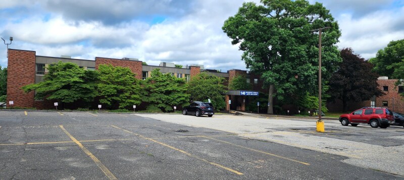 140 Grandview Ave, Waterbury, CT à louer - Photo du bâtiment - Image 3 de 5