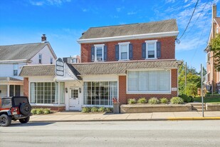 220 N Main St, Souderton PA - Services immobiliers commerciaux