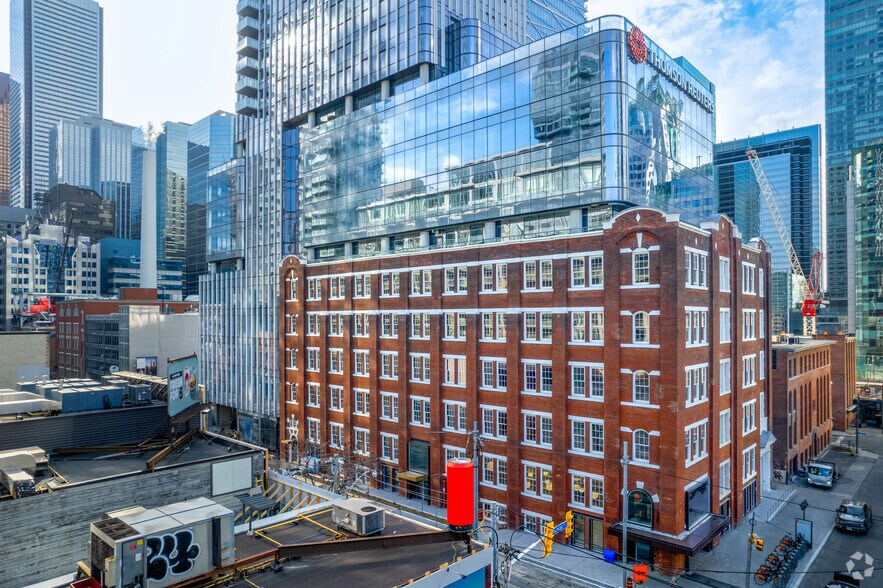19 Duncan St, Toronto, ON à louer - Photo du bâtiment - Image 3 de 5