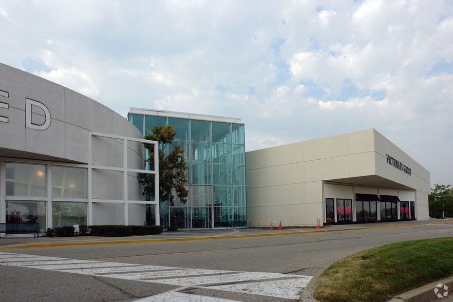 5000 Shelbyville Rd, Louisville, KY for lease - Building Photo - Image 3 of 8