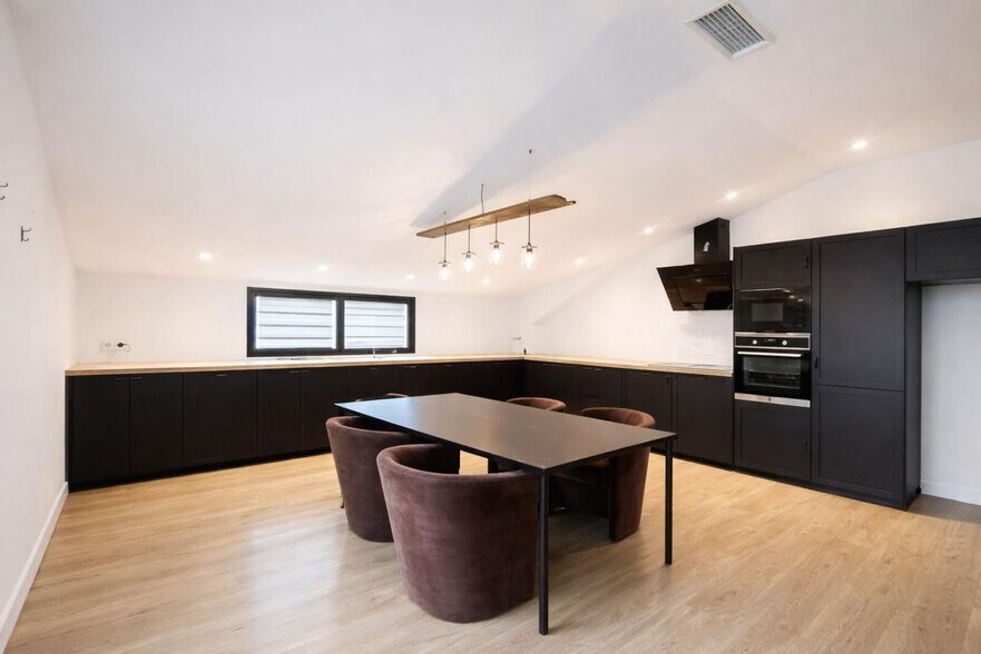 Office in Toulouse for lease - Building Photo - Image 3 of 11