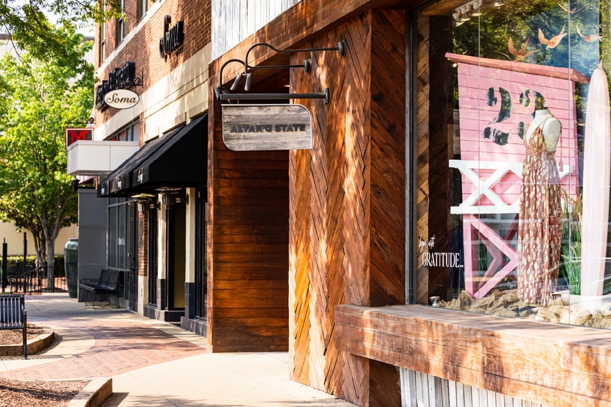 410 Peachtree Pky, Cumming, GA for lease - Building Photo - Image 3 of 7