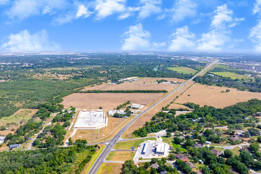 Hwy 123 & Wagon Trail rd, Seguin, TX à vendre - Photo du bâtiment - Image 2 de 24