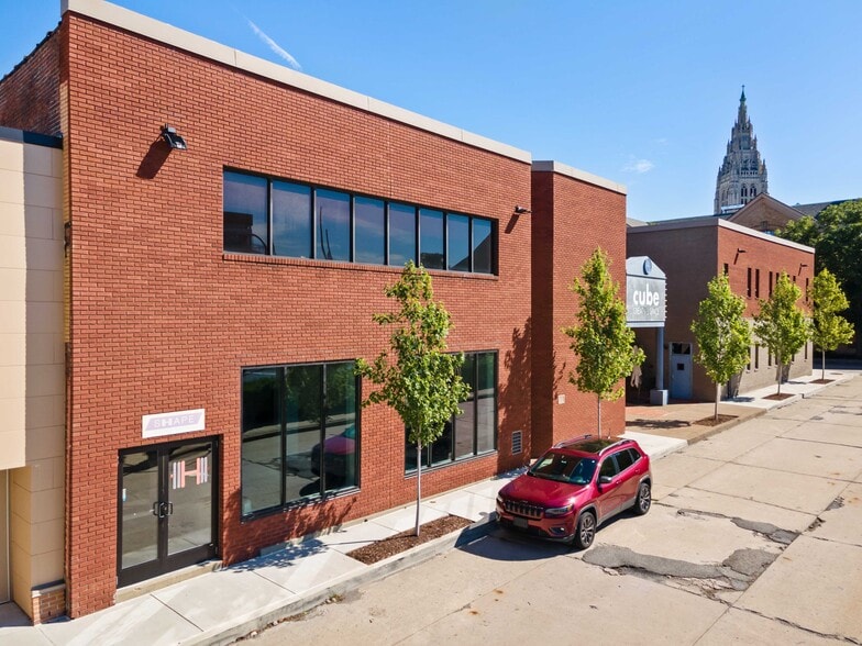 5877 Commerce St, Pittsburgh, PA for lease - Building Photo - Image 2 of 19