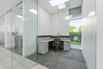 1300 S Dixie Hwy, Lantana, FL for lease Interior Photo- Image 1 of 5