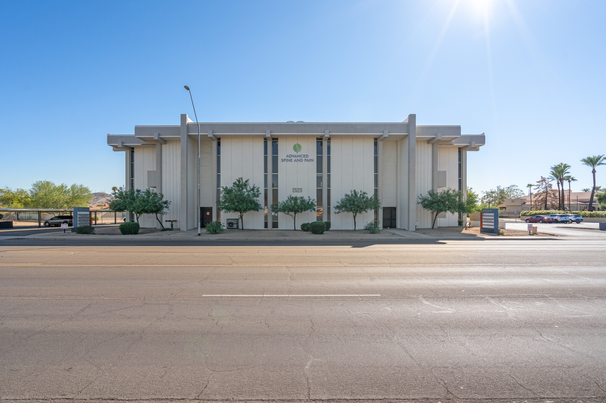 2525 W Greenway Rd, Phoenix, AZ for lease Building Photo- Image 1 of 9