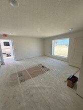 8081 Old Bastrop Rd, New Braunfels, TX for lease Interior Photo- Image 2 of 4