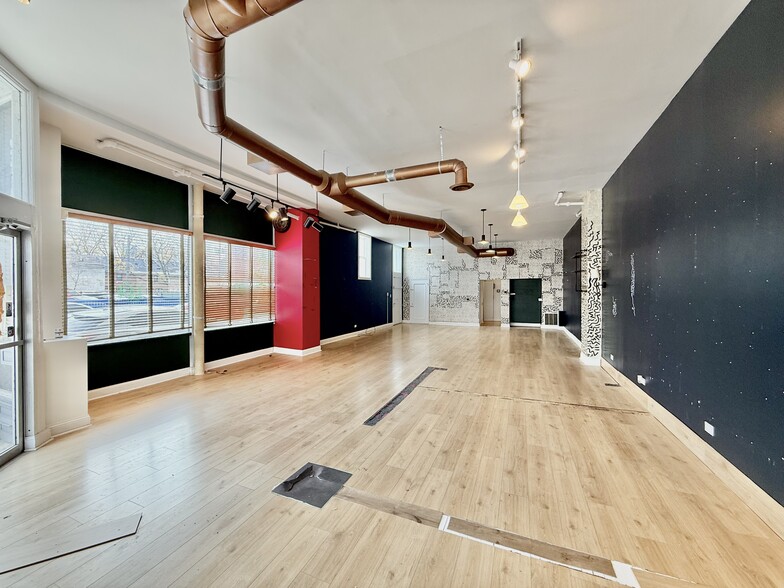1355-1359 W Chicago Ave, Chicago, IL for lease - Building Photo - Image 3 of 18