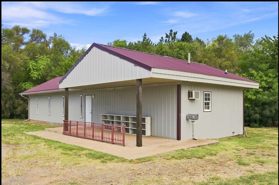 4 Oklahoma Blvd, Alva, OK for sale - Primary Photo - Image 1 of 6