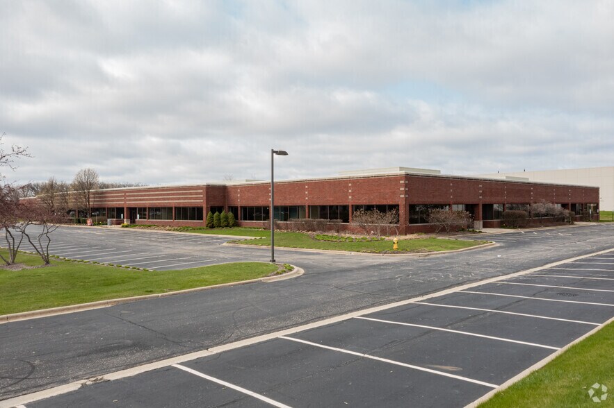 1580-1598 S Lakeside Dr & Bur Wood Dr, Waukegan, IL à vendre - Photo du bâtiment - Image 2 de 15