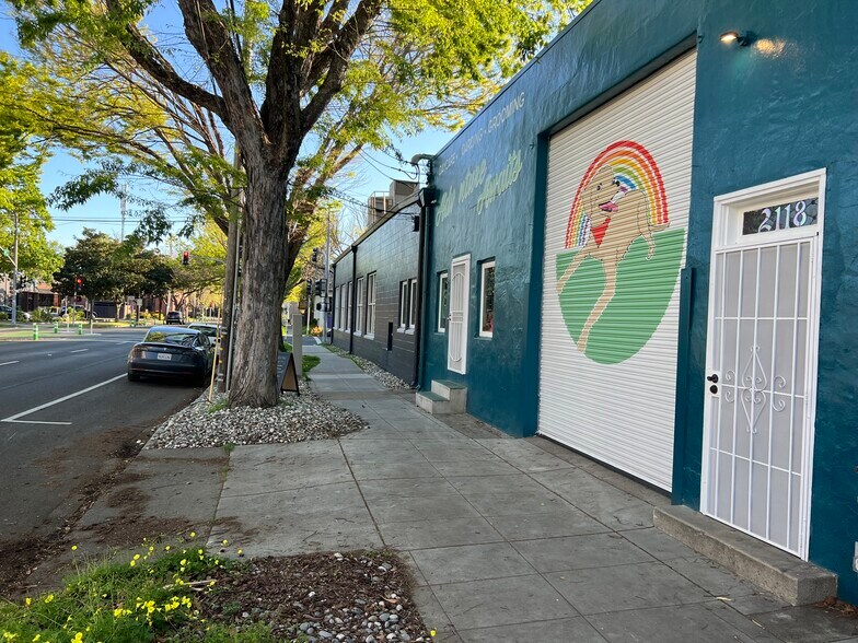 2118 19th St, Sacramento, CA à louer - Photo du bâtiment - Image 2 de 24