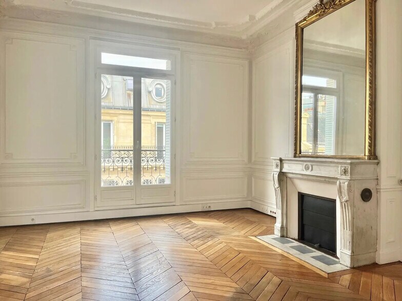 Office in Paris for lease - Interior Photo - Image 3 of 8