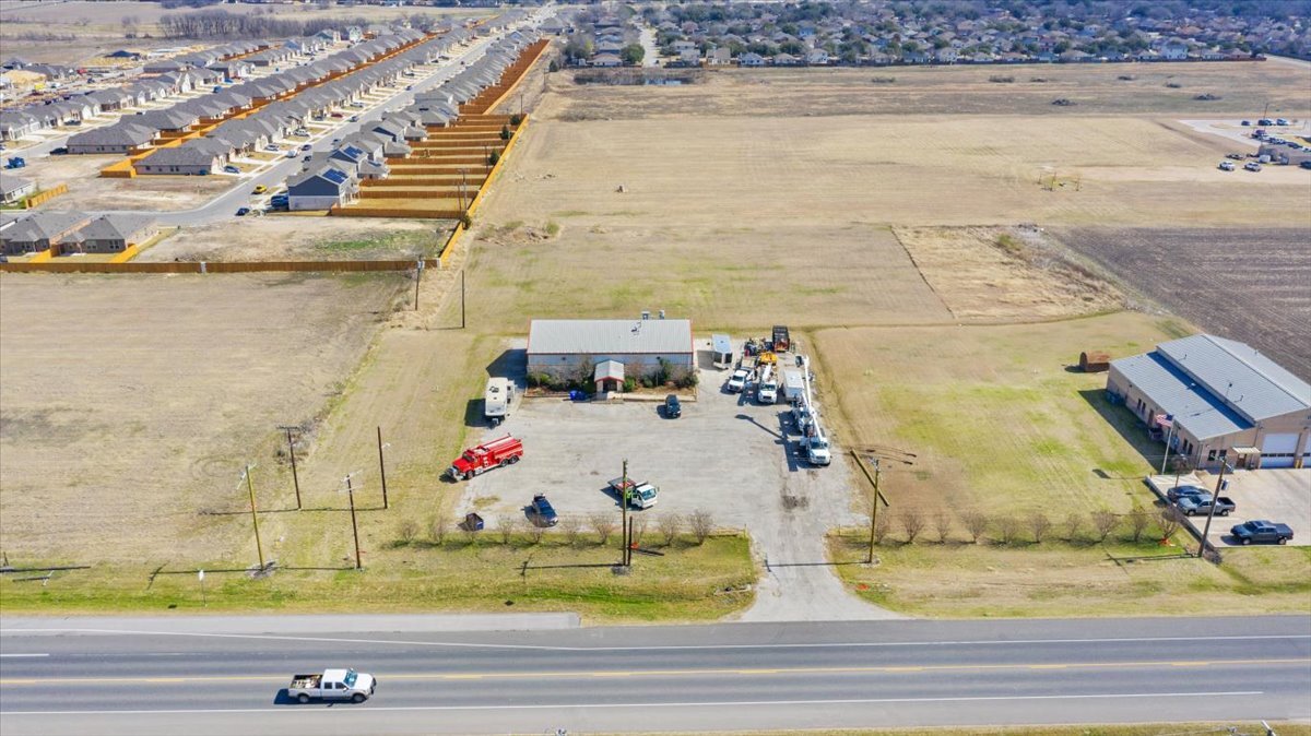 701 Carlos G Parker Blvd NW, Taylor, TX for sale Primary Photo- Image 1 of 1