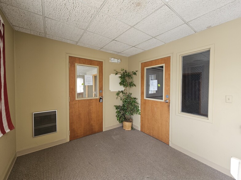 1755 Meriden Waterbury Tpke, Plantsville, CT for sale - Building Photo - Image 3 of 24