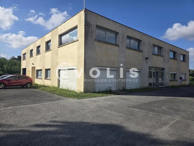 Office in Saclay for lease - Building Photo - Image 1 of 7