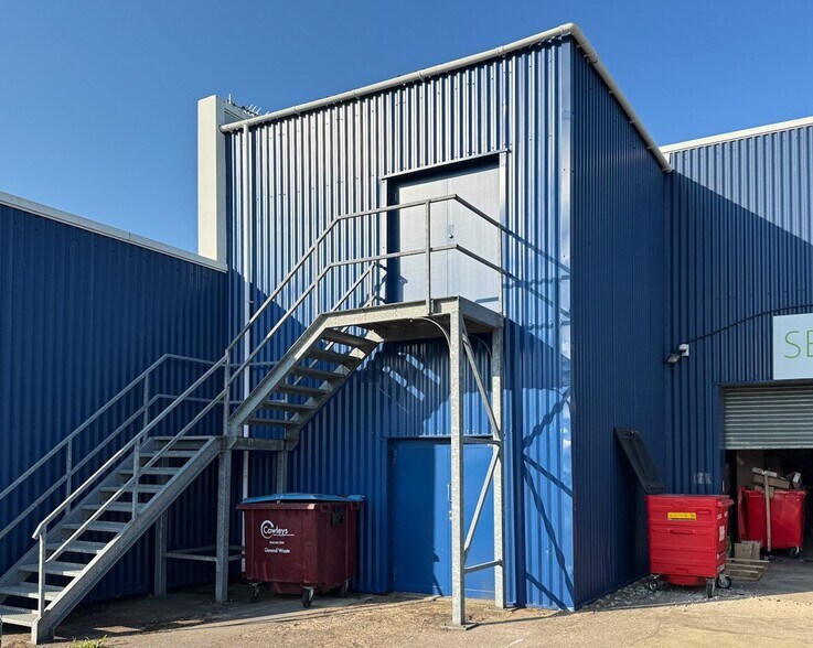 Old Wolverton Rd, Milton Keynes for sale - Building Photo - Image 3 of 7