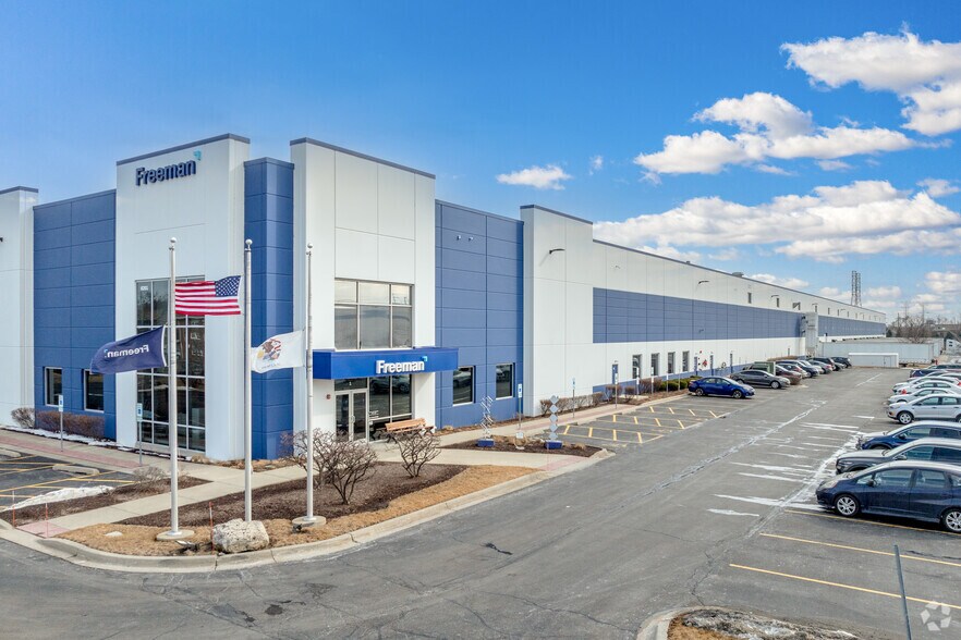 8401 W 47th St, McCook, IL for lease - Primary Photo - Image 1 of 5