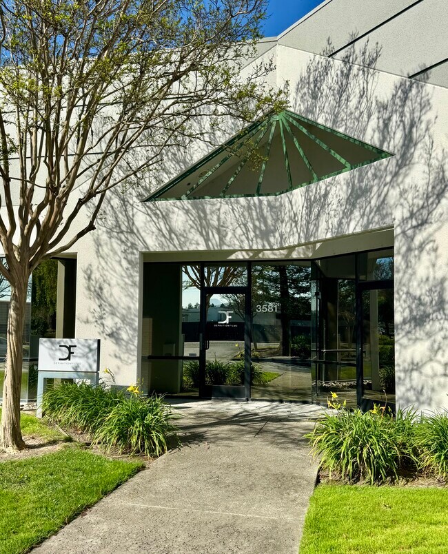 Plus de détails pour 3551-3589 Westwind Blvd, Santa Rosa, CA - Local d'activités à louer