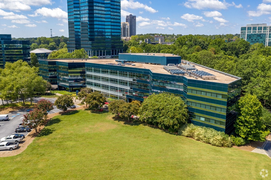 4 Concourse Pky NE, Atlanta, GA for lease - Building Photo - Image 2 of 19