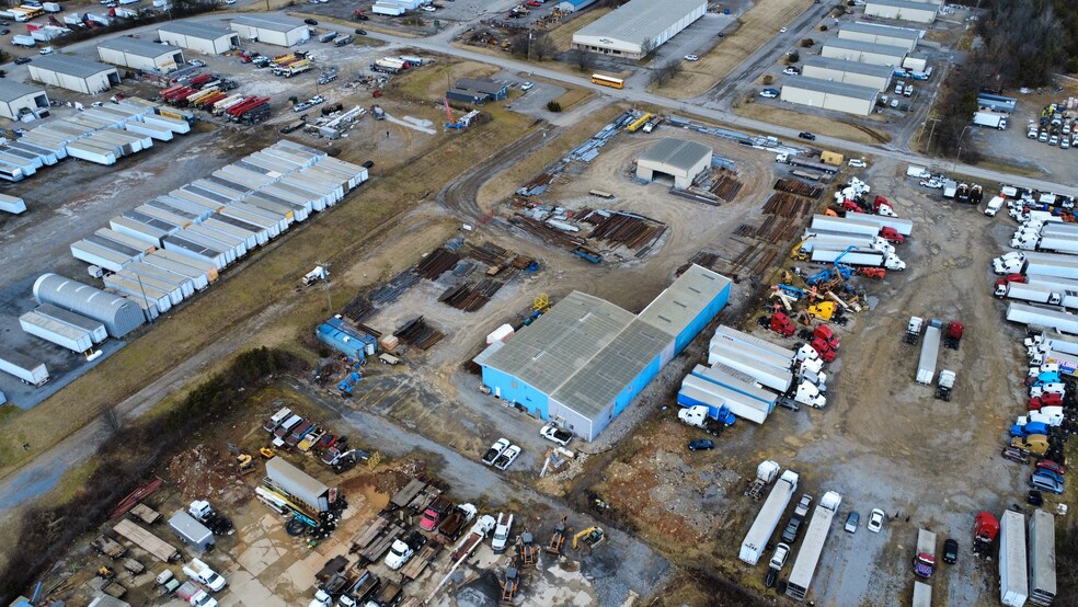 378-382 Sandhill Rd, La Vergne, TN à louer - Photo du bâtiment - Image 2 de 5