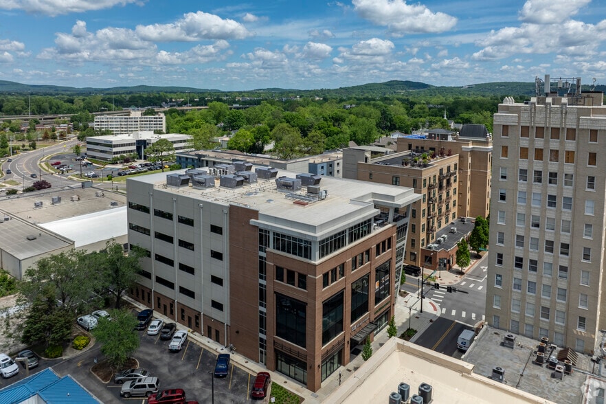 225 Holmes Ave, Huntsville, AL à louer - Aérien - Image 3 de 12