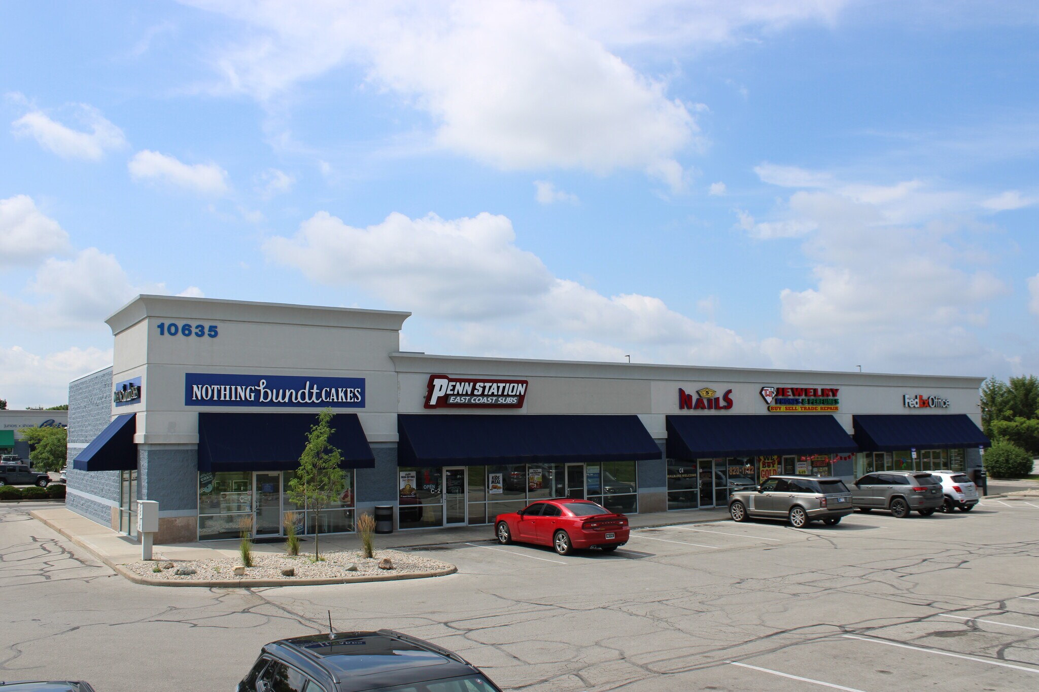 10625 Pendleton Pike, Indianapolis, IN à louer Photo du bâtiment- Image 1 de 6