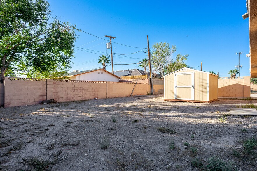 2309 N Decatur Blvd, Las Vegas, NV à vendre - Photo du bâtiment - Image 3 de 14