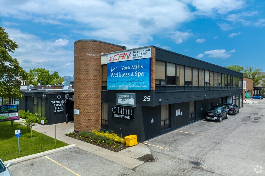 25 Lesmill Rd, Toronto, ON for lease - Primary Photo - Image 1 of 2