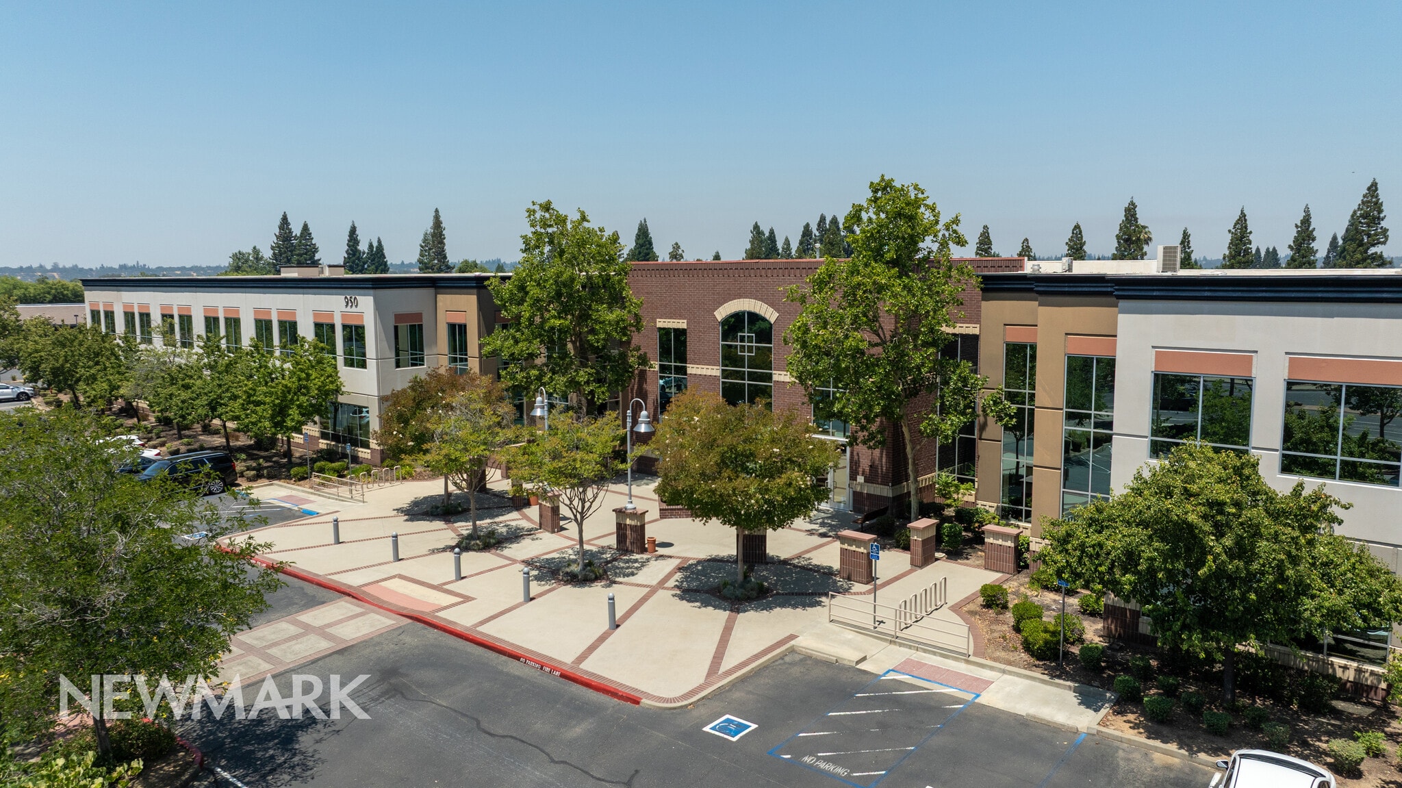 950 Iron Point Rd, Folsom, CA for lease Primary Photo- Image 1 of 10