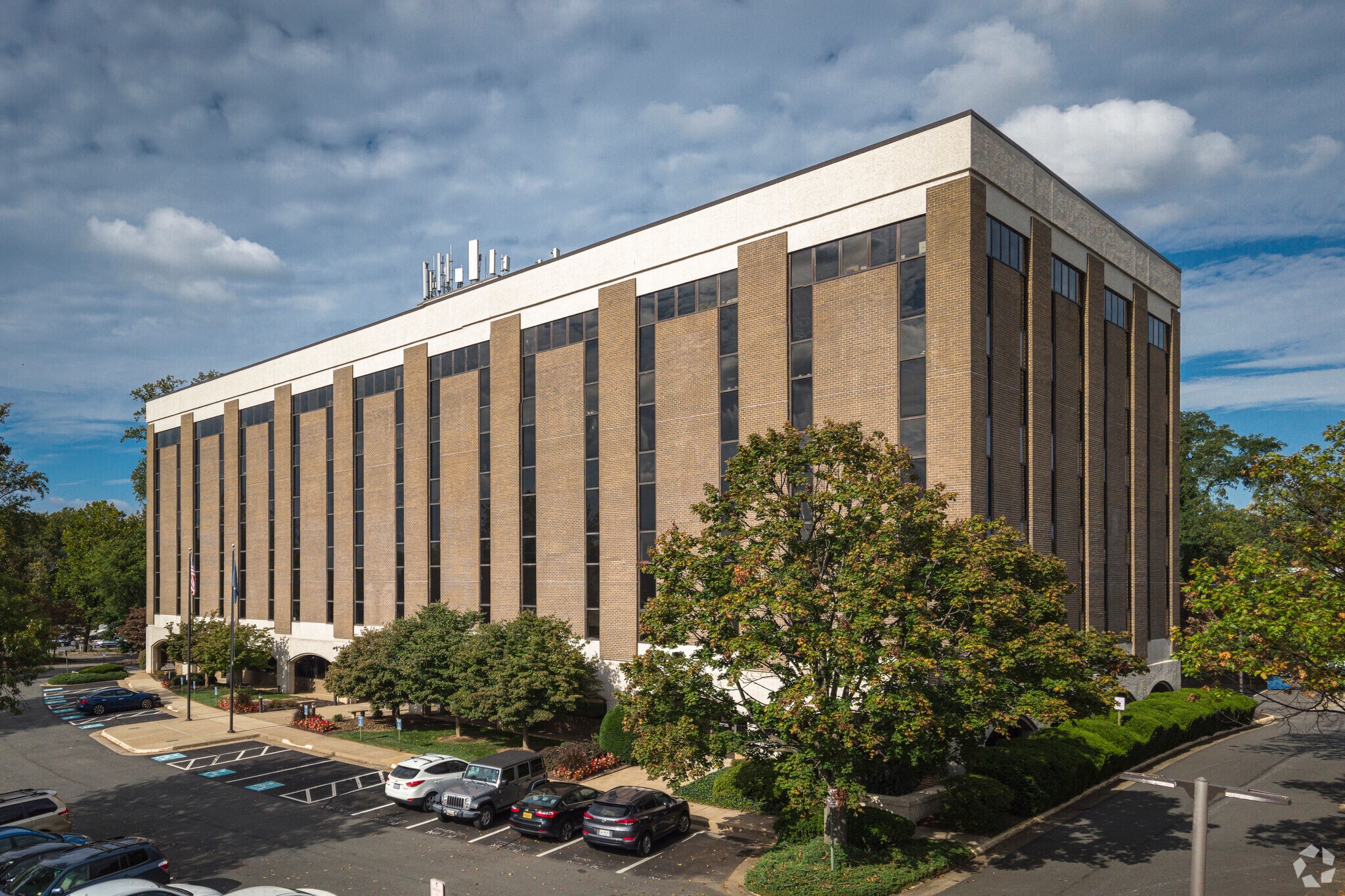 8001 Braddock Rd, Springfield, VA for lease Primary Photo- Image 1 of 9