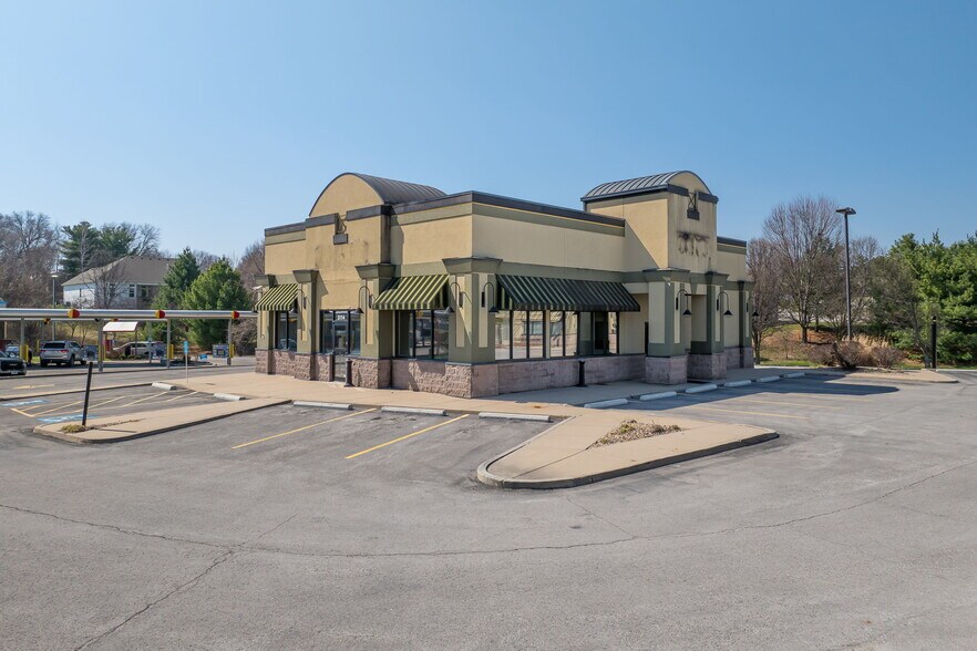 3114 N Belt Hwy, Saint Joseph, MO à vendre - Photo du bâtiment - Image 3 de 39