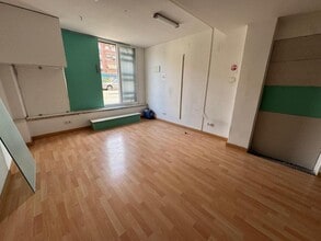 Commerce de détail dans Montcada i Reixac, Barcelona à louer Photo intérieure- Image 2 de 6