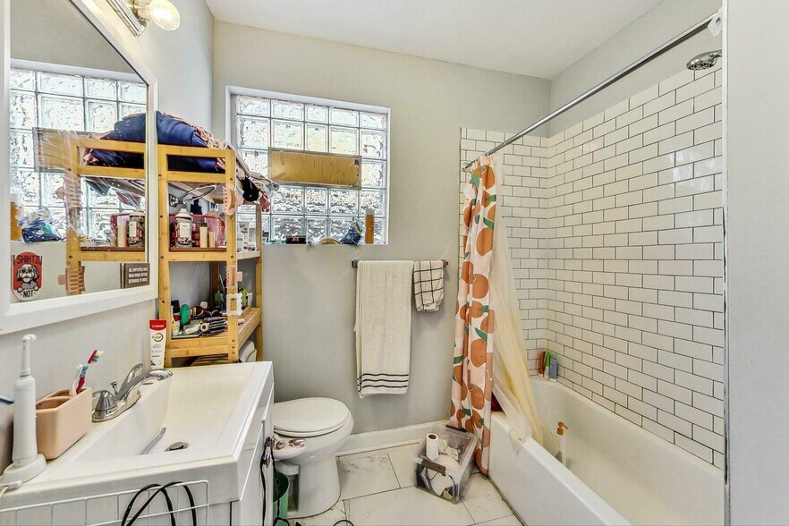 2821 W 25th St, Chicago, IL à vendre - Photo du bâtiment - Image 2 de 17