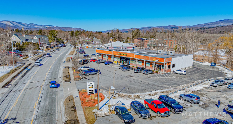 384 Main St, Williamstown, MA for sale - Building Photo - Image 1 of 3