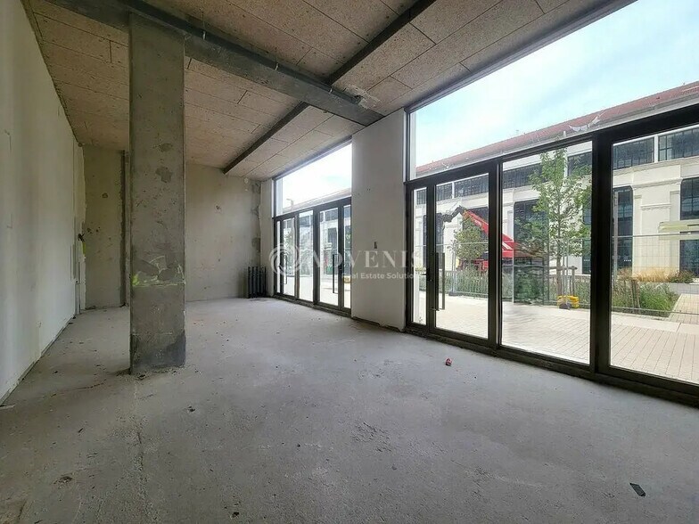 Commerce de détail dans Saint-Denis à louer - Photo intérieure - Image 3 de 5