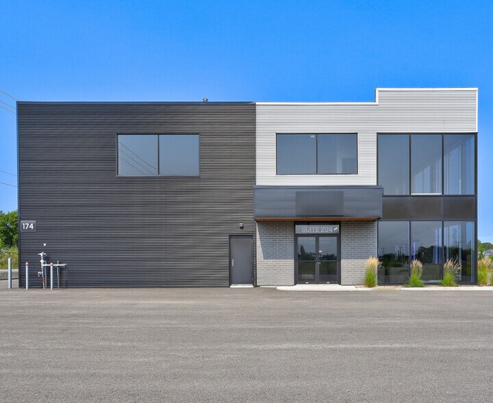 174 Rue Lescarbeault, Saint-alexis-de-montcalm, QC à louer - Photo du bâtiment - Image 3 de 5