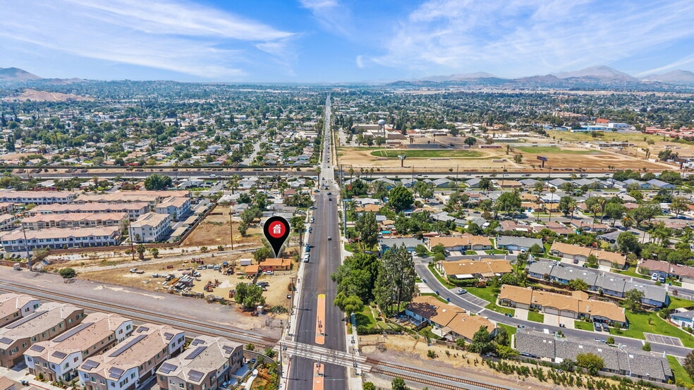 3284 Jackson St, Riverside, CA for sale - Building Photo - Image 3 of 10