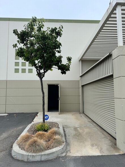 758 Calle Plano, Camarillo, CA for lease - Building Photo - Image 2 of 14